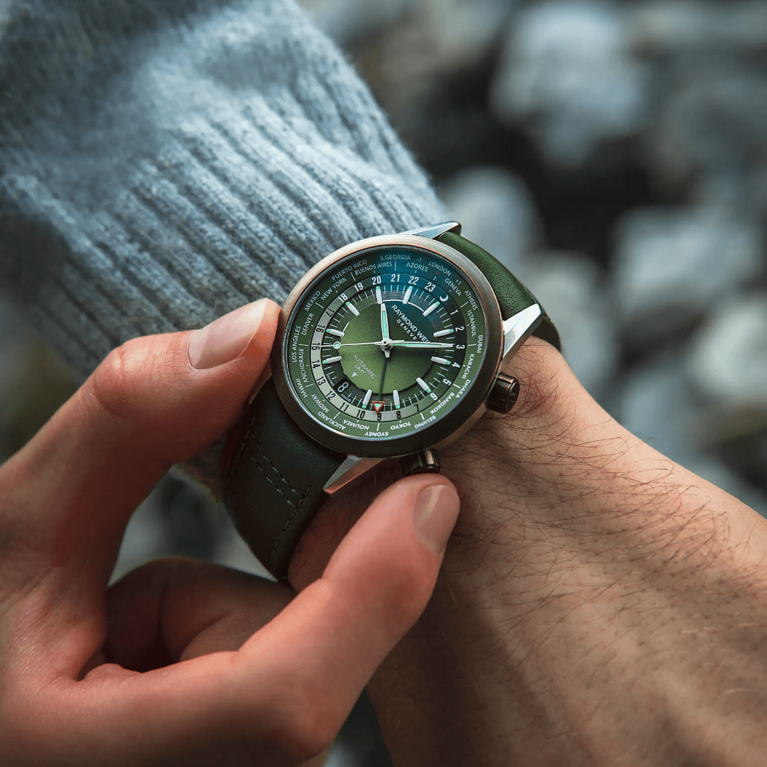 GMFS363◯lether world / レザーワールド ヘッドレスト ブ Raymond Weil Freelancer GMT Worldtimer Green Leather Watch, 41mm